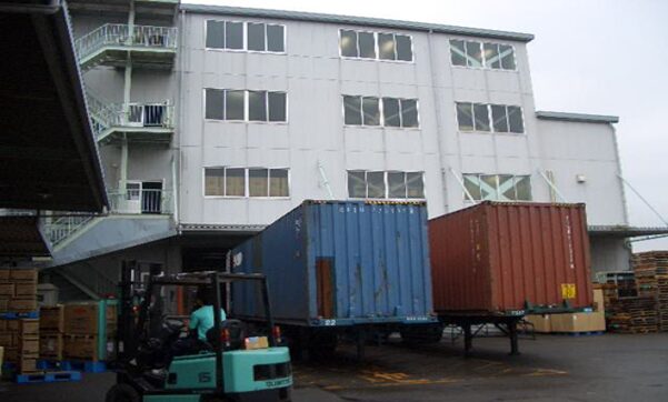 南館4階建て